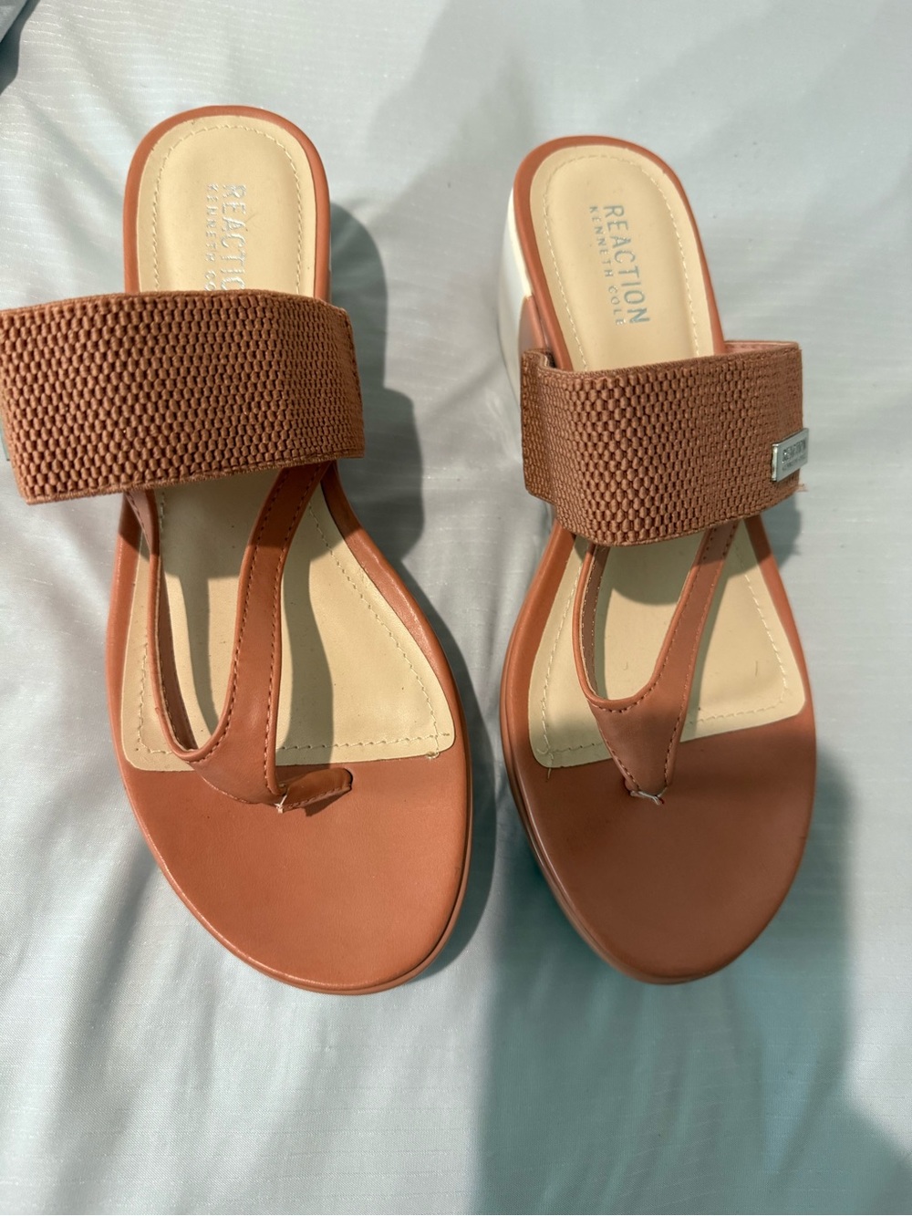 Kenneth Cole Reaction PEPEA Cross Wedge Thong Sandals Brown Women's Size 9